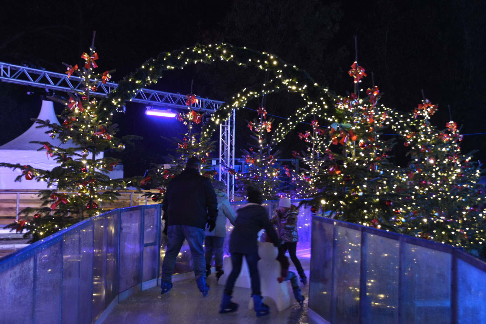 Eisbahn durch Rundbögen